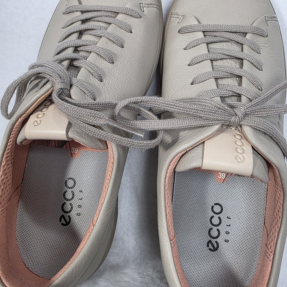 Ecco Women's Spikeless Soft Hydromax Golf Shoes Extra Wide 8 in Oyster Colorway - Picture 3 of 10